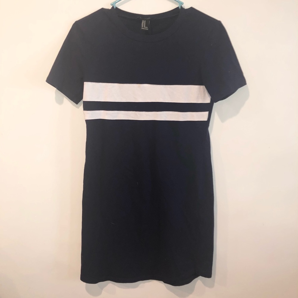 Forever 21 Women’s navy’s blue striped dress